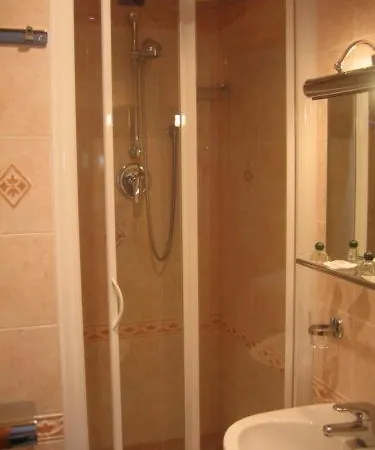 Nocleg ze śniadaniem In Vale&hillary Colosseo 3*