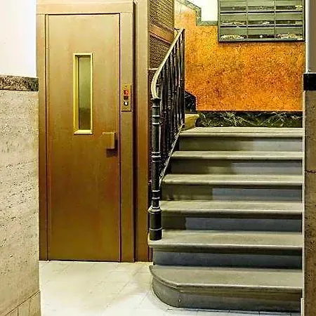 In Vale&hillary Colosseo Bed & Breakfast 3*