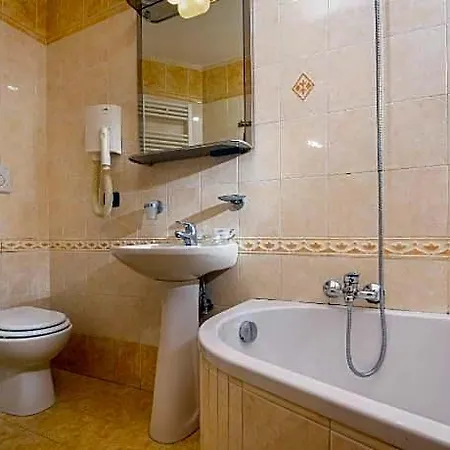 Bed & Breakfast In Vale&hillary Colosseo Rom