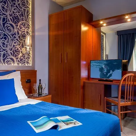 Bed & Breakfast In Vale&hillary Colosseo 3*