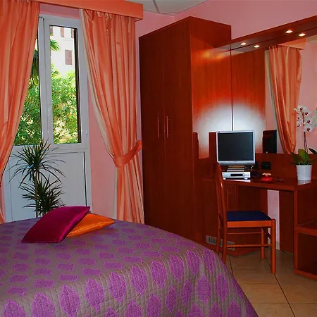 In Vale&hillary Colosseo Bed & Breakfast