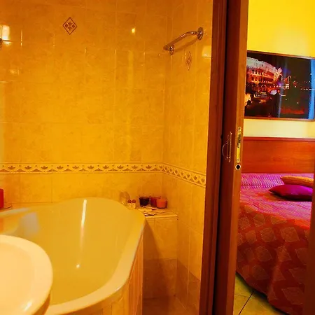 In Vale&hillary Colosseo Bed & Breakfast