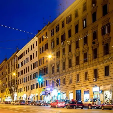 Bed and breakfast In Vale&hillary Colosseo Roma